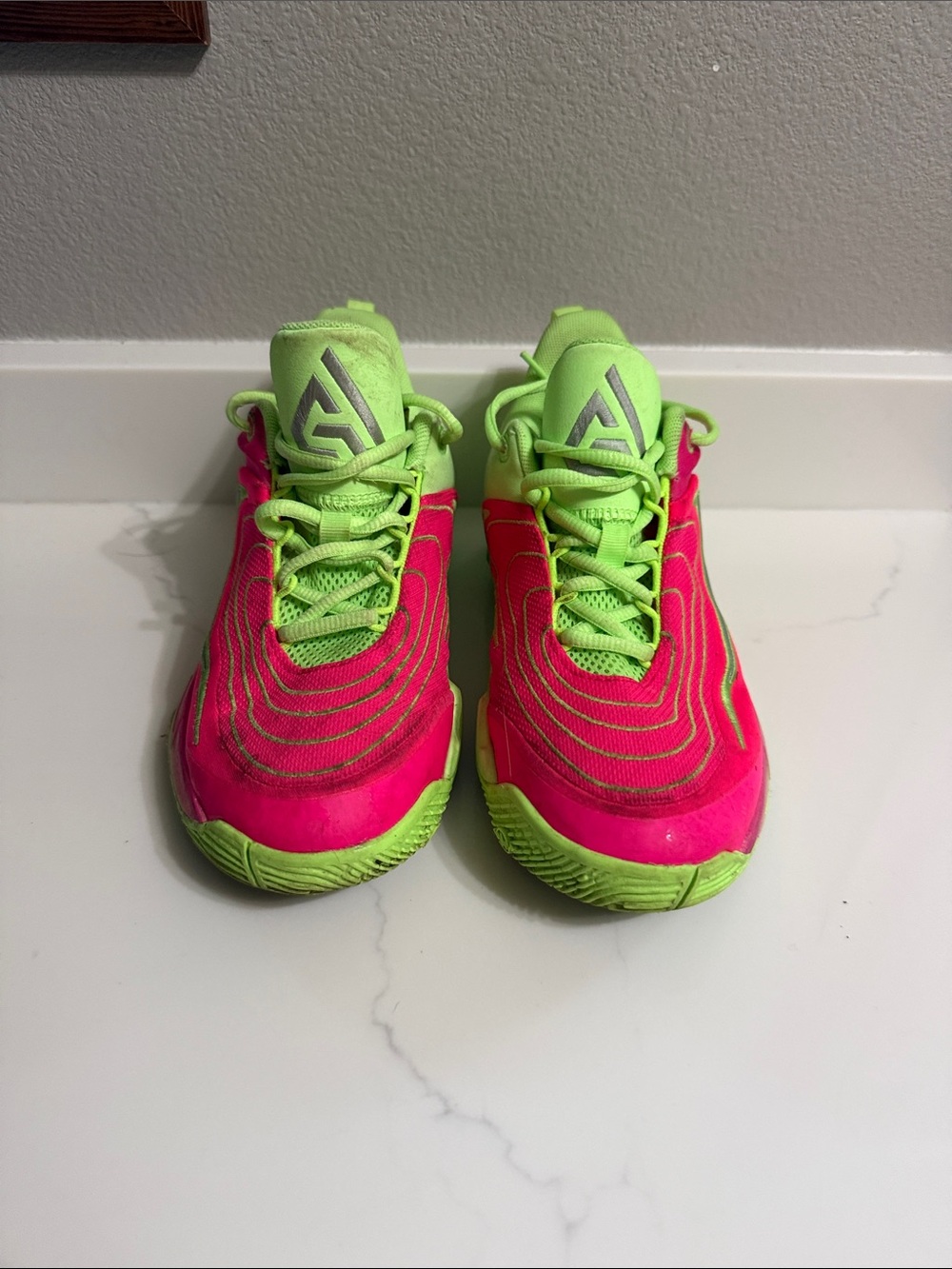 Nike Lagos boys size 4y